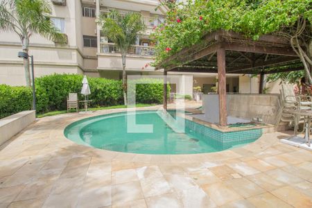 Apartamento à venda com 68m², 2 quartos e 1 vaga Apartamento à venda com 68m², 2 quartos e 1 vagaPiscina