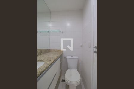 Apartamento à venda com 68m², 2 quartos e 1 vaga Apartamento à venda com 68m², 2 quartos e 1 vagaBanheiro da Suíte