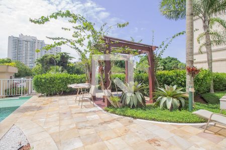 Apartamento à venda com 68m², 2 quartos e 1 vaga Apartamento à venda com 68m², 2 quartos e 1 vagaPiscina