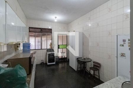 Casa à venda com 130m², 3 quartos e 4 vagas Casa à venda com 130m², 3 quartos e 4 vagasCasa 1 - Cozinha