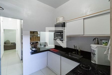 Casa à venda com 130m², 3 quartos e 4 vagas Casa à venda com 130m², 3 quartos e 4 vagasCasa 2 - Cozinha