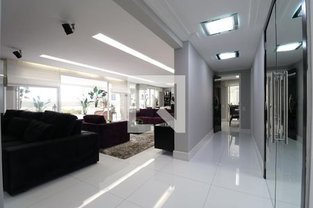 Apartamento à venda com 366m², 5 quartos e 5 vagasCorredor