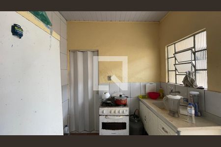 Casa à venda com 300m², 8 quartos e 3 vagas Casa à venda com 300m², 8 quartos e 3 vagasCasa 4 Cozinha