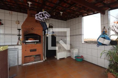 Casa à venda com 200m², 3 quartos e 1 vagaÁrea de Serviço e Churrasqueira