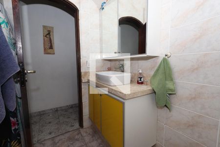 Casa à venda com 200m², 3 quartos e 1 vagaBanheiro