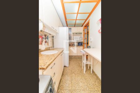 Apartamento à venda com 79m², 3 quartos e 1 vaga Apartamento à venda com 79m², 3 quartos e 1 vagaCozinha e Área de Serviço