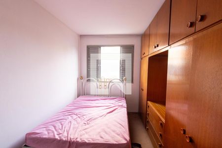Quarto 2 de apartamento para alugar com 3 quartos, 67m² em Santa Cândida, Curitiba