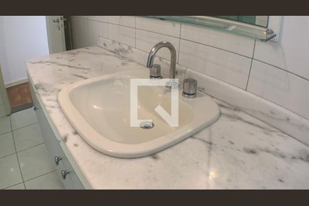 Apartamento à venda com 170m², 3 quartos e 1 vagaBanheiro 1