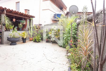 Casa à venda com 300m², 7 quartos e 3 vagas Casa à venda com 300m², 7 quartos e 3 vagasarea de inverno