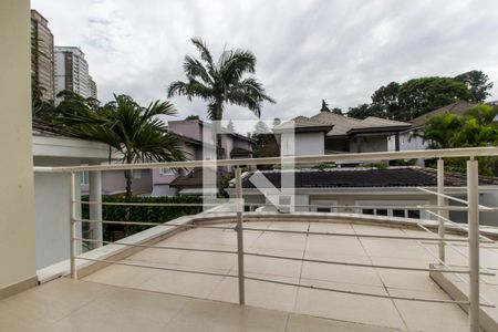 Casa de condomínio à venda com 435m², 5 quartos e 4 vagas Casa de condomínio à venda com 435m², 5 quartos e 4 vagasVaranda