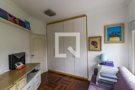 Casa de condomínio à venda com 435m², 5 quartos e 4 vagas Casa de condomínio à venda com 435m², 5 quartos e 4 vagasSala