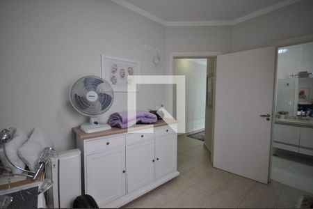 Casa à venda com 200m², 3 quartos e 4 vagasSuíte 2