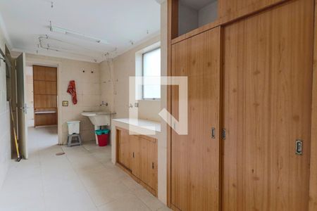 Apartamento à venda com 227m², 4 quartos e 2 vagas Apartamento à venda com 227m², 4 quartos e 2 vagasLavanderia