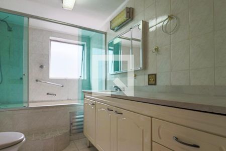 Apartamento à venda com 227m², 4 quartos e 2 vagas Apartamento à venda com 227m², 4 quartos e 2 vagasSuíte