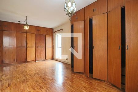 Apartamento à venda com 227m², 4 quartos e 2 vagas Apartamento à venda com 227m², 4 quartos e 2 vagasSuíte