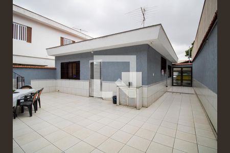 Casa à venda com 240m², 3 quartos e 3 vagas Casa à venda com 240m², 3 quartos e 3 vagasQuintal