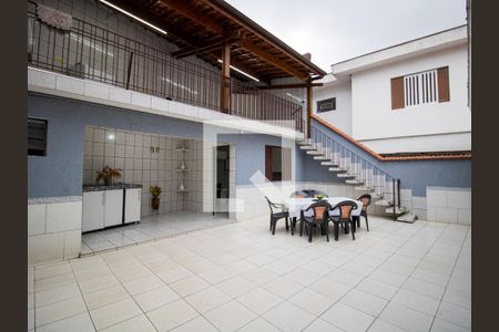 Casa à venda com 240m², 3 quartos e 3 vagas Casa à venda com 240m², 3 quartos e 3 vagasQuintal