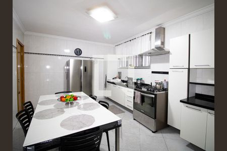Casa à venda com 240m², 3 quartos e 3 vagas Casa à venda com 240m², 3 quartos e 3 vagasCozinha