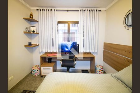 Casa à venda com 240m², 3 quartos e 3 vagas Casa à venda com 240m², 3 quartos e 3 vagasQuarto 2