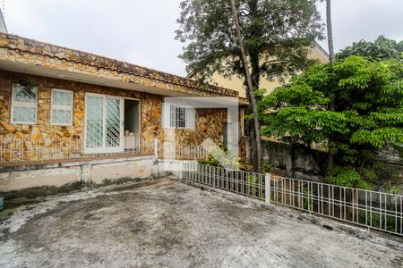 Casa à venda com 144m², 3 quartos e 2 vagas Casa à venda com 144m², 3 quartos e 2 vagasQuintal