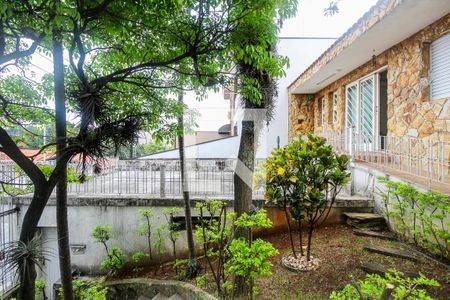 Casa à venda com 144m², 3 quartos e 2 vagas Casa à venda com 144m², 3 quartos e 2 vagasQuintal