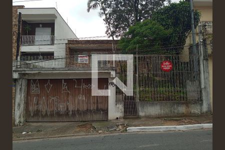 Casa à venda com 144m², 3 quartos e 2 vagas Casa à venda com 144m², 3 quartos e 2 vagasFachada