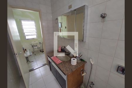 Casa à venda com 90m², 3 quartos e sem vaga Casa à venda com 90m², 3 quartos e sem vagaBanheiro