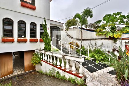 Casa à venda com 189m², 3 quartos e 4 vagas Casa à venda com 189m², 3 quartos e 4 vagasEntrada