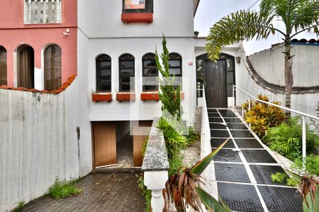 Casa à venda com 189m², 3 quartos e 4 vagas Casa à venda com 189m², 3 quartos e 4 vagasEntrada