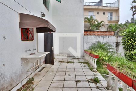 Casa à venda com 189m², 3 quartos e 4 vagas Casa à venda com 189m², 3 quartos e 4 vagasQuintal