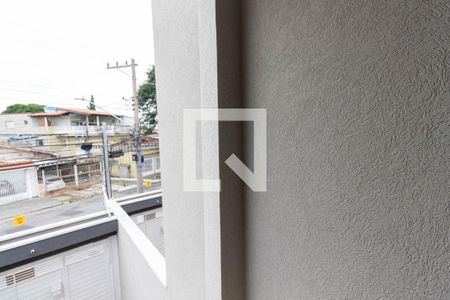 Casa à venda com 108m², 3 quartos e 2 vagas Casa à venda com 108m², 3 quartos e 2 vagasVaranda