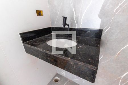 Casa à venda com 108m², 3 quartos e 2 vagas Casa à venda com 108m², 3 quartos e 2 vagasBanheiro da Suíte