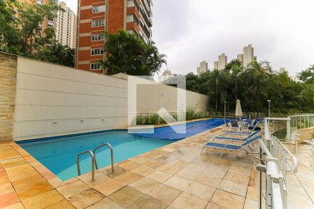 Apartamento à venda com 201m², 4 quartos e 3 vagas Apartamento à venda com 201m², 4 quartos e 3 vagasÁrea comum - Piscina