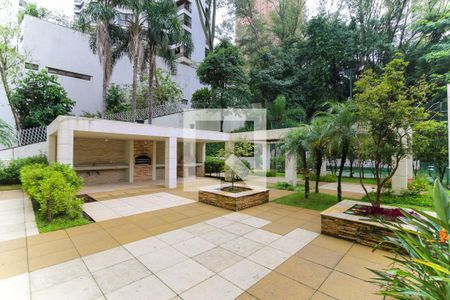 Apartamento à venda com 201m², 4 quartos e 3 vagas Apartamento à venda com 201m², 4 quartos e 3 vagasÁrea comum - Churrasqueira