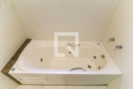 Apartamento à venda com 201m², 4 quartos e 3 vagas Apartamento à venda com 201m², 4 quartos e 3 vagasBanheiro da Suíte 3