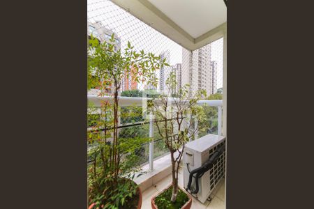 Apartamento à venda com 201m², 4 quartos e 3 vagas Apartamento à venda com 201m², 4 quartos e 3 vagasVaranda