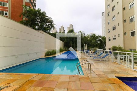 Apartamento à venda com 201m², 4 quartos e 3 vagas Apartamento à venda com 201m², 4 quartos e 3 vagasÁrea comum - Piscina