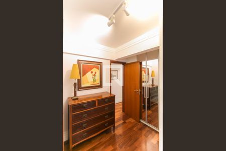 Apartamento à venda com 201m², 4 quartos e 3 vagas Apartamento à venda com 201m², 4 quartos e 3 vagasSuíte 3