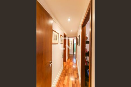 Apartamento à venda com 201m², 4 quartos e 3 vagas Apartamento à venda com 201m², 4 quartos e 3 vagasCorredor