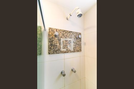 Apartamento à venda com 201m², 4 quartos e 3 vagas Apartamento à venda com 201m², 4 quartos e 3 vagasBanheiro da Suíte 2