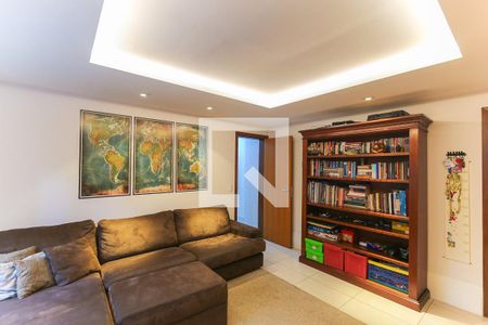 Apartamento à venda com 201m², 4 quartos e 3 vagas Apartamento à venda com 201m², 4 quartos e 3 vagasEscritório