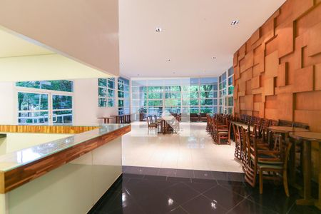 Apartamento à venda com 201m², 4 quartos e 3 vagas Apartamento à venda com 201m², 4 quartos e 3 vagasÁrea comum - Salão de festas