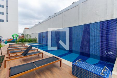 Apartamento para alugar com 34m², 2 quartos e 1 vaga Apartamento para alugar com 34m², 2 quartos e 1 vagaÁrea comum - Piscina