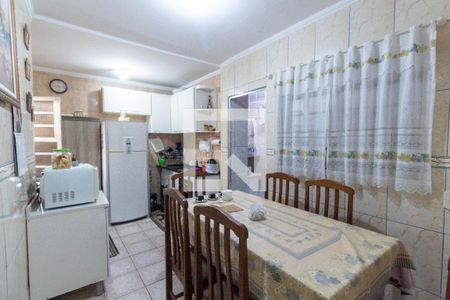 Casa à venda com 220m², 3 quartos e 1 vaga Casa à venda com 220m², 3 quartos e 1 vagaCozinha