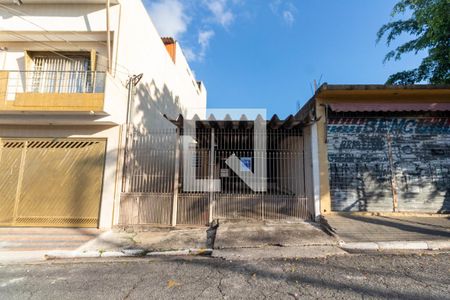 Casa à venda com 220m², 3 quartos e 1 vaga Casa à venda com 220m², 3 quartos e 1 vagaFachada