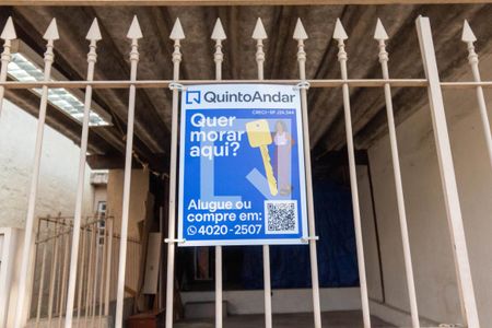 Casa à venda com 220m², 3 quartos e 1 vaga Casa à venda com 220m², 3 quartos e 1 vagaFachada