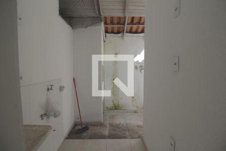 Casa de condomínio à venda com 60m², 2 quartos e 1 vagaÁrea externa