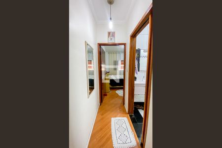 Casa à venda com 120m², 4 quartos e 2 vagas Casa à venda com 120m², 4 quartos e 2 vagasCorredor