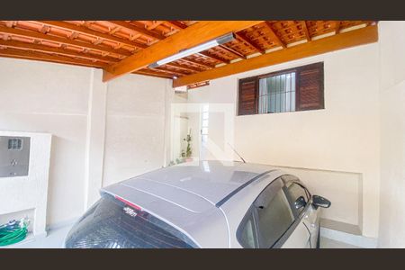Casa à venda com 120m², 4 quartos e 2 vagas Casa à venda com 120m², 4 quartos e 2 vagasGaragem