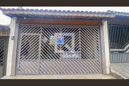 Casa à venda com 120m², 4 quartos e 2 vagas Casa à venda com 120m², 4 quartos e 2 vagasFachada